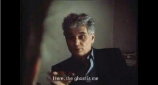 Derrida, en entretien, avec le sous-titre : « Here, the ghost is me »