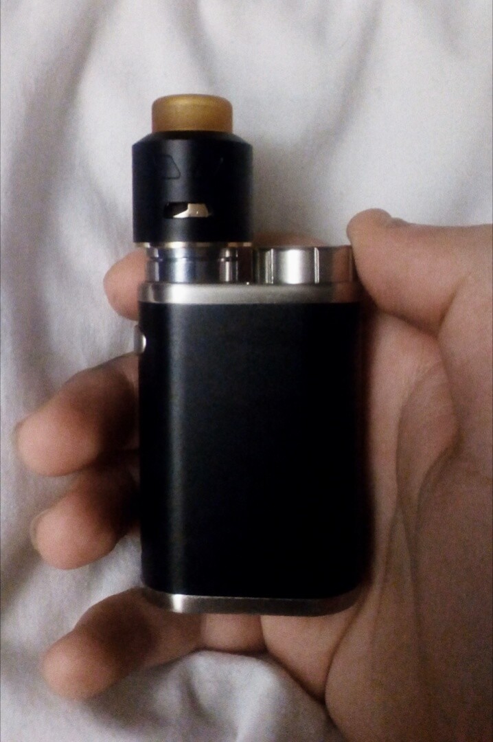 Photo d'un iStick Pico avec un Battlestar RDA